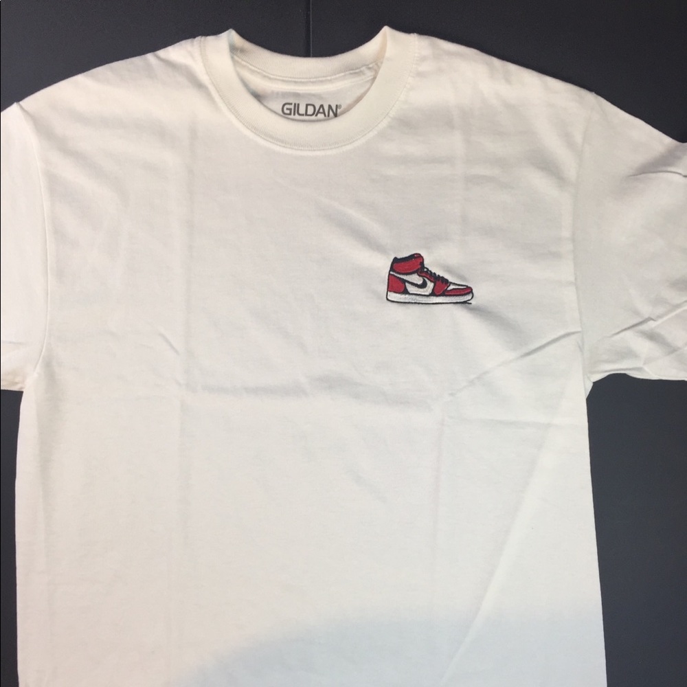 Custom Jordan 1 t-shirt - Picture 2 of 3